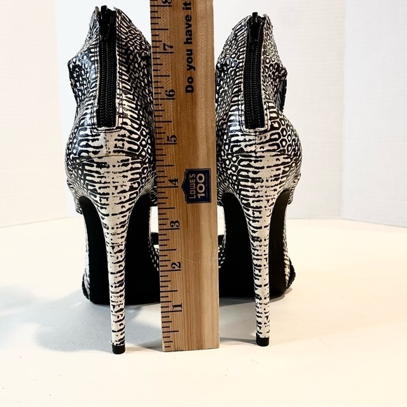 Steve Madden ‘Mira’ Heels in Black Size 7M - Picture 10 of 10